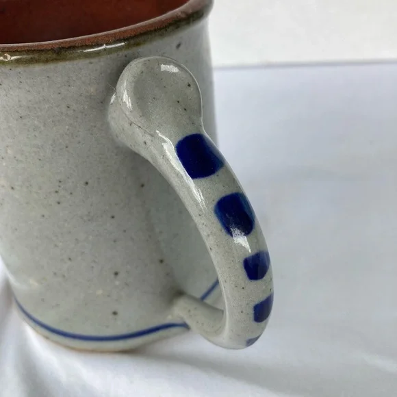 Studio Pottery signed Harvey Maine mug - Picture 2 of 3